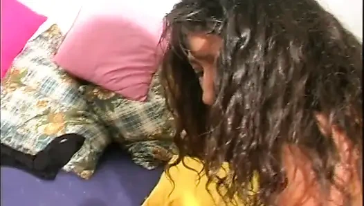 Güzel fahişe muzu yalıyor. (film Tamamlandı)