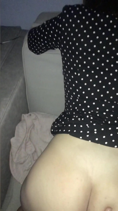 Muss man gesehen haben von "Wir sind im nebenzimmer bei einer party mit den mädchen unserer besten freunde"