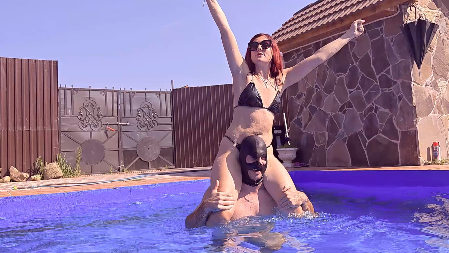 Waterpony play - BDSM Pool Domination Breath Play
