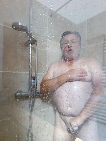 Holiday shower