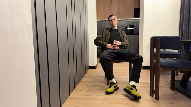 Dude jerked off and Cum on camera