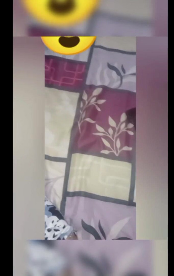 Moi et ma femme, sexe en levrette à la maison