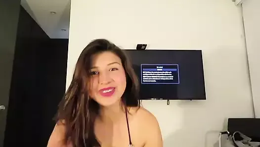 18 Year old Colombiana take Creampie from Black Gringo in Medellin
