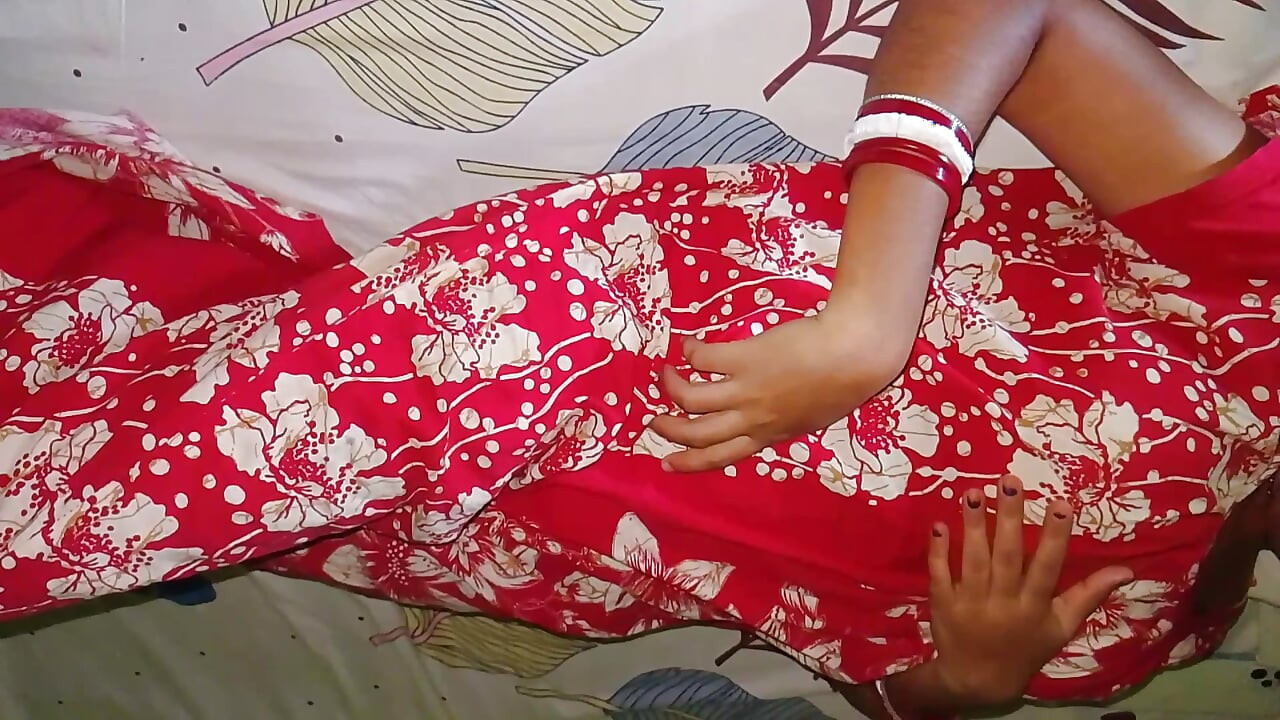 Desi bhabhi itsetyydytys yksin kotona
