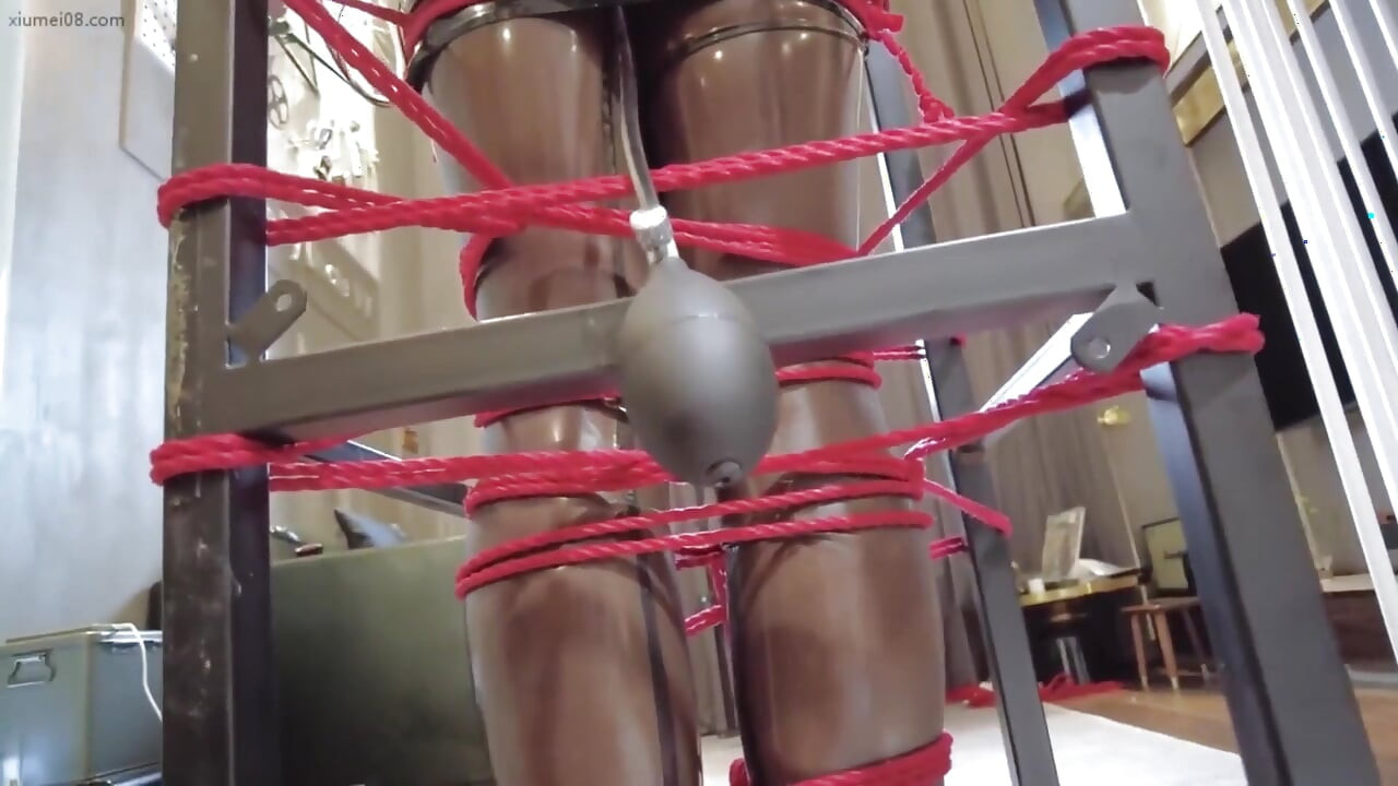 Mz32 - Bound Within a Metal Device, Reaching a Vibrating Climax.