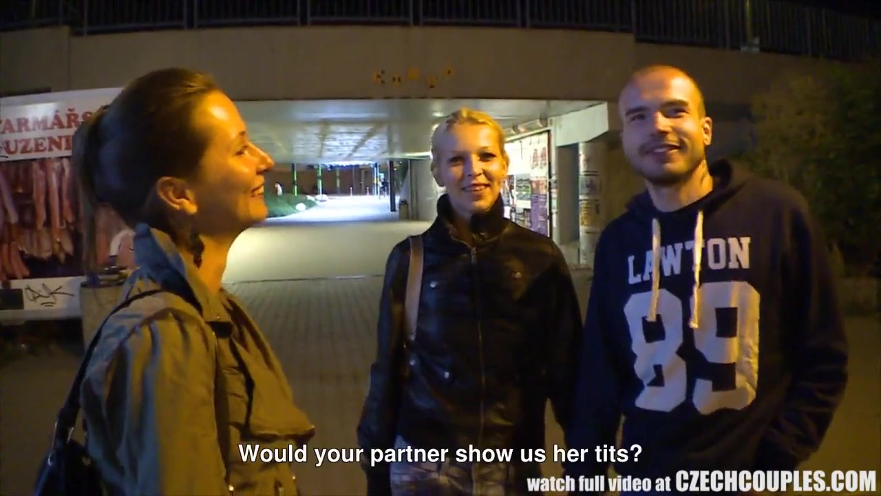 Gf交換のためにお金を稼ぐ美しいチェコ人ペア