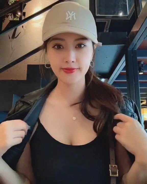 Taiwanese slut Doris