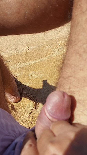 Ladysilva showing off my cock on the beach