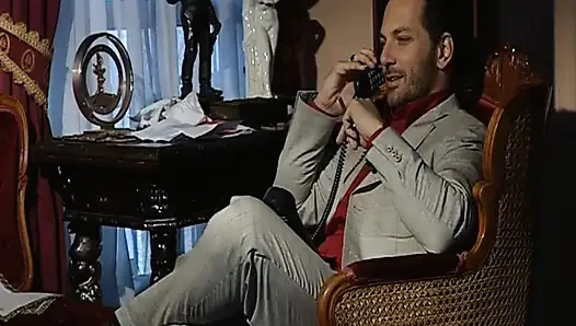 Amında götten ve çift yarakla sikiliyor