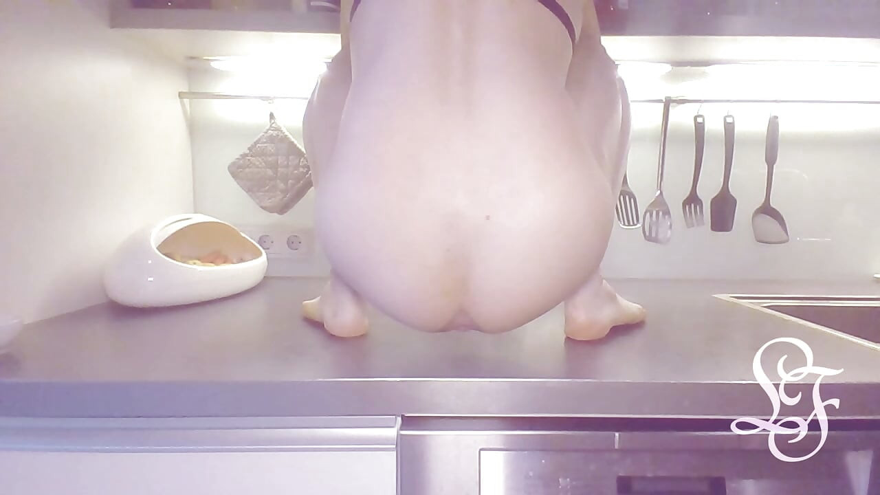 Full Video of me stretching my butt with potatoes, carrots and lemons
