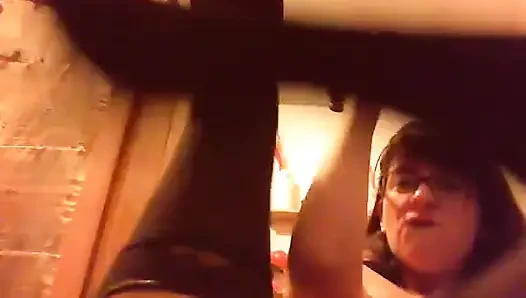 Hardcore-Masturbationssession mit großen Dildos