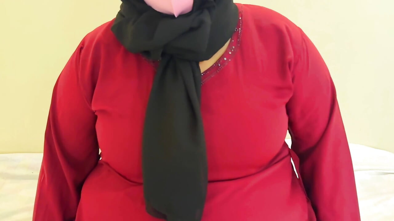 빨간 부르카와 히잡을 쓴 통통한 무슬림 시어머니 따먹기(2부)