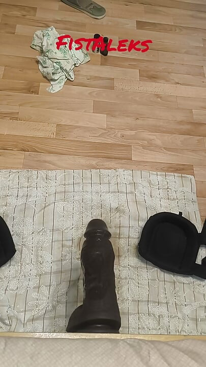 Diversión matutina con mi dildo favorito.