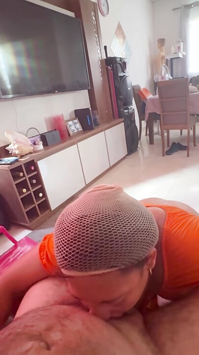 Stepdaughter milks her stepfather before leaving for work