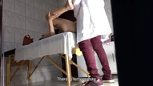 Küçük kör kız jinekolog tarafından götünü açdırıyor.