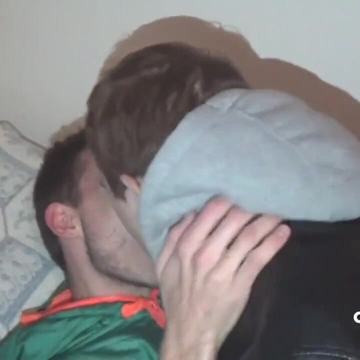 トニー積によるセクシーなイケメンにクルージング森林exhib