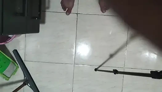 Video bokep pasangan arab dientot sama kontol besar pria lain di depan suaminya