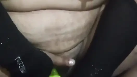 Savita si tante seksi india lagi asik muasin memeknya pakai 12 tinta