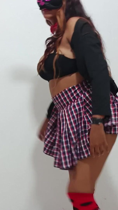 Watching my stepsister dancing and taking off her clothes! What do you think? She just got home from school. | Clip 1