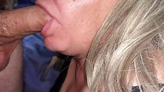 Big MILF sucked a dick and got a dick in anal