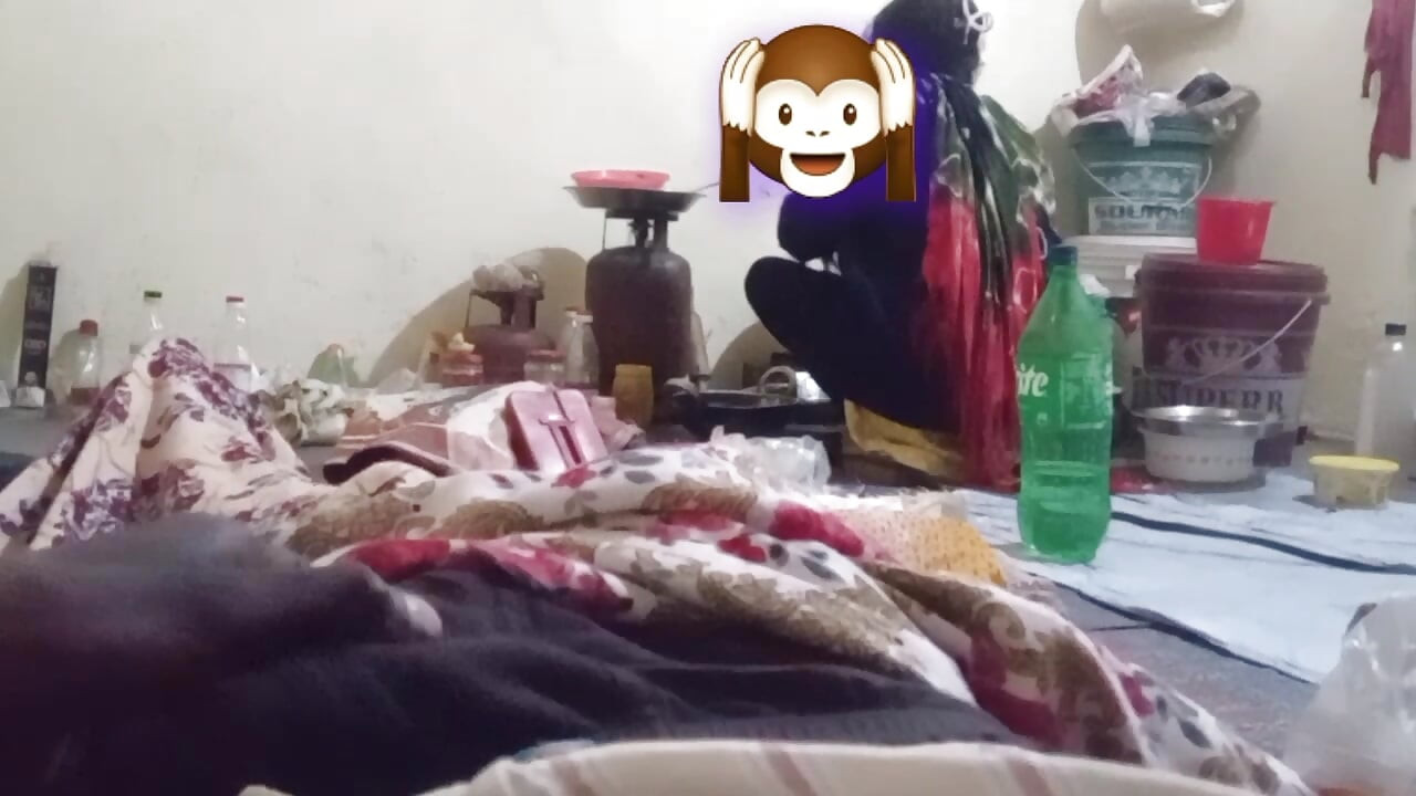 I was cooking and the guy masturbated behind my back. Indian desi boy and mummy