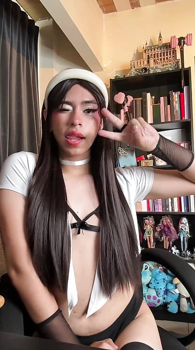 Danni fucks a toy vagina and gets all her milk out