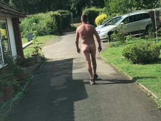 Constructor nudist din Gloucestershire