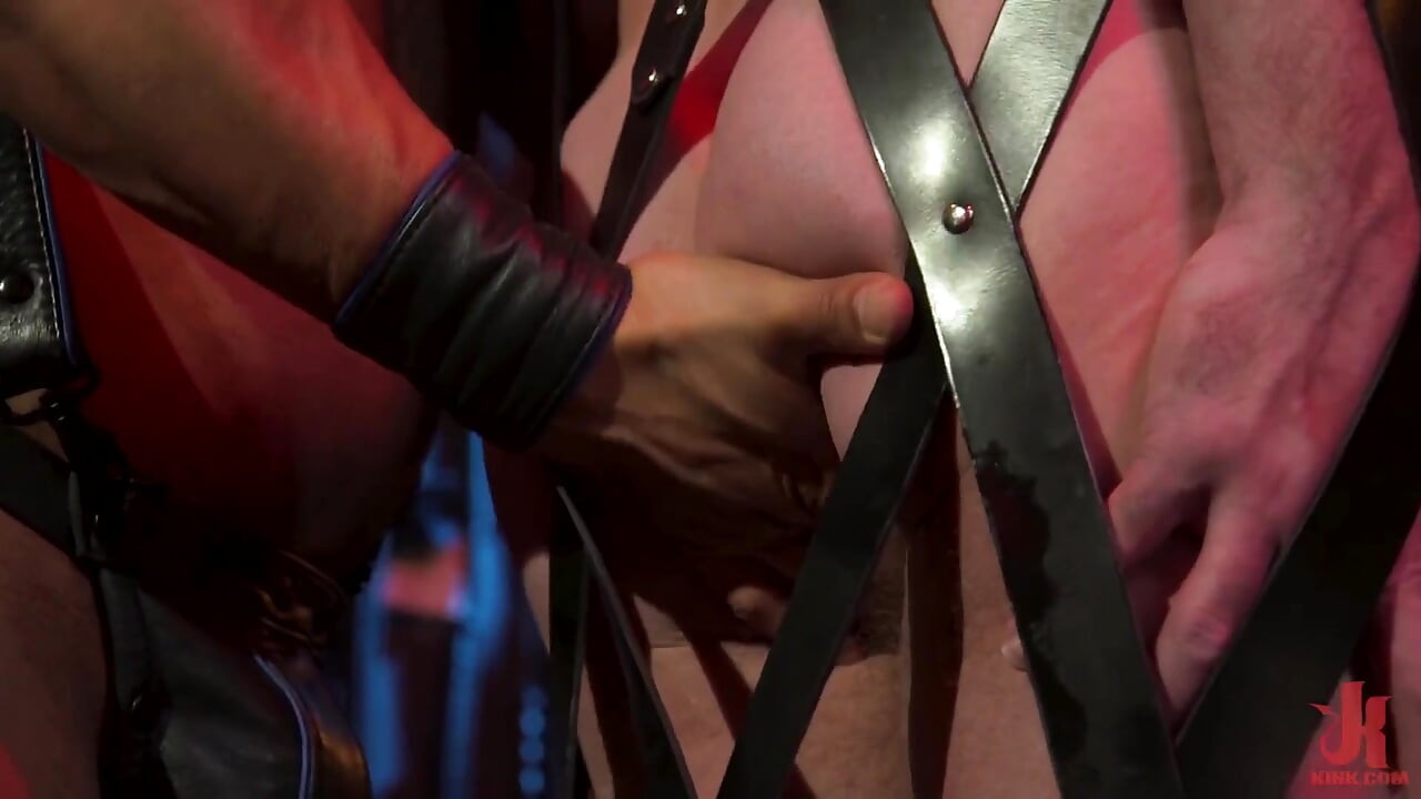 The Bottom Bitch Draven Navarro Pulls Rank on Alex Hawk Raw