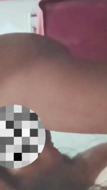 Birkaç gün önce evlenen ateşli Hintli desi yenge (baldız) kocasının genç erkek kardeşiyle seks yaparken yakalandı | Klip 1