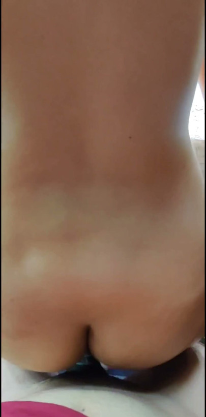 Very hot figure bitch sucking me while driving and fucked hard till she moans and screams | Clip 1