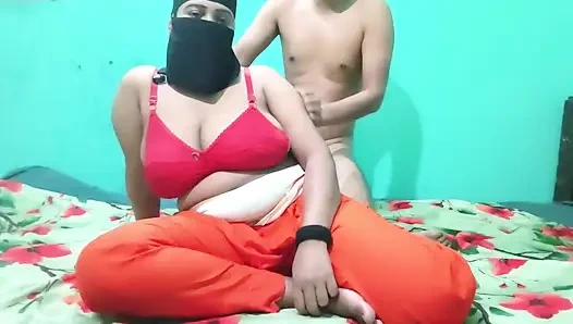 Gece seksi. Tam bangla ses sert sikişiyor amcık.