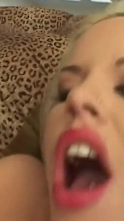 شقراء شجاعة شاني تركب زب ليكسينغتون ستيل الضخم! | مقطع 2