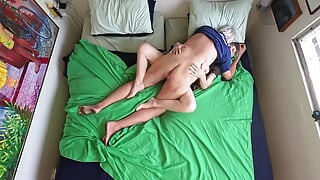 Video ini Bermula dengan penggambaran, dan berakhir dengan kongkek