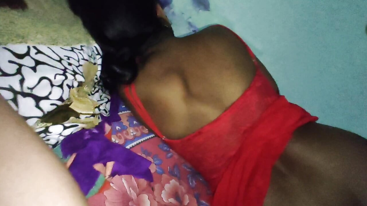 Mera bhabhi mujhe daily chotne deta hai