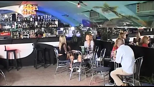 Тройничок с начинкой все дырки - возбужденная немецкая крошка принимает двойное проникновение и тройное заполнения