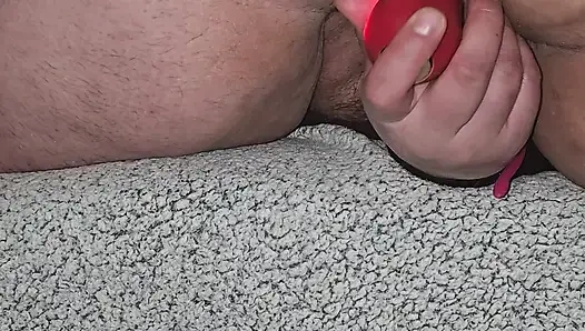 Засовывание виберирующих дилдо в мою задницу заставило меня почти сквиртовать