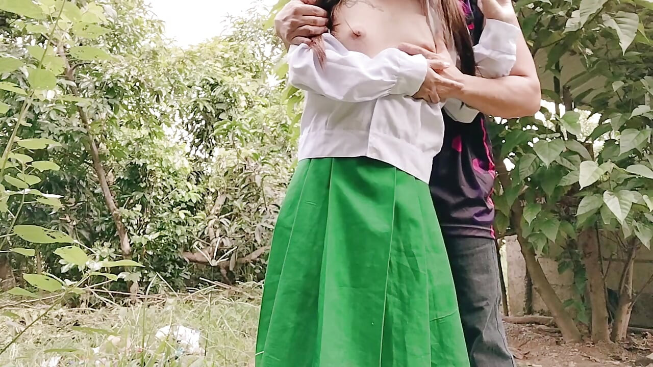18+ YEAR OLD DEFLORATION BY LUCKY TRIKE DRIVER