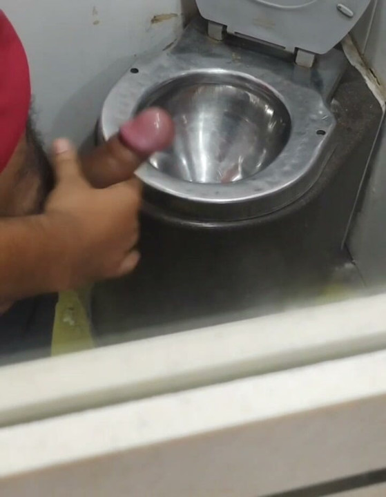 Masturbations in train