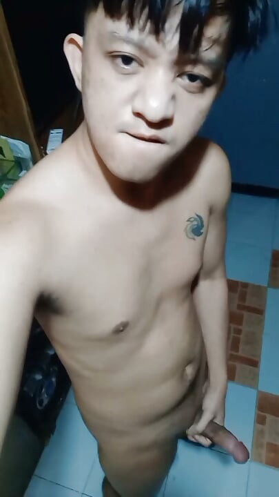 새아빠에게 줘! Pinoy Twink 자위와 라이브 정액