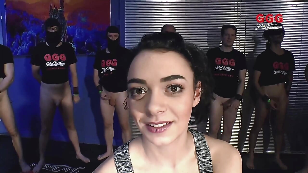 खादिशा लैटिना की वीर्य भूमि गैंगबैंग में चुदाई