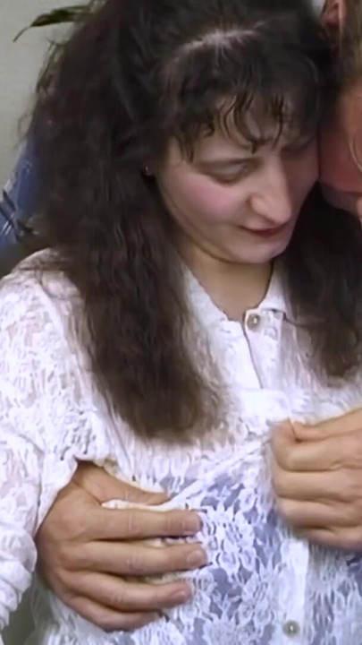 Authentic retro casting: Experienced MILF from Hamburg | Clip 1