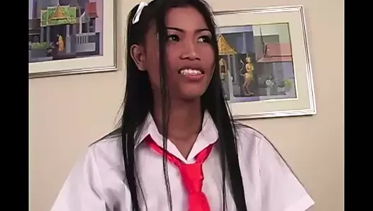 Asian schoolgirl came home and got a big surprise - BEAUTIFUL SHEMALE