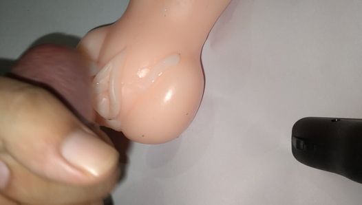 Камшот на киску на секс-куклу
