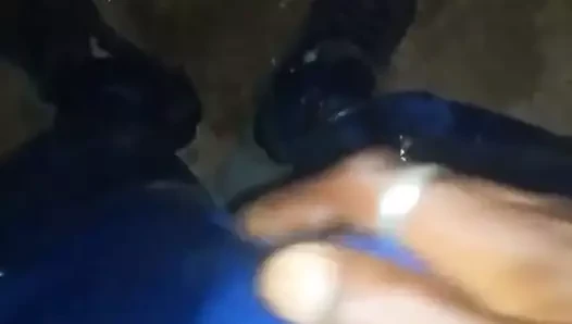 Pisciato nella tuta adidas