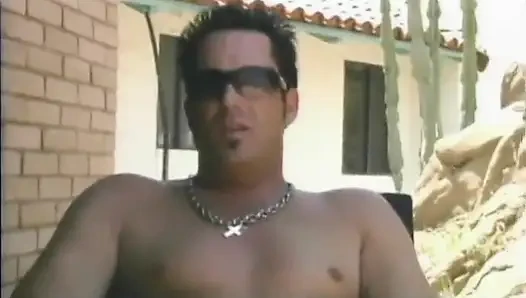 Большие натуральные сиськи, лизание киски, трах киски в саду... сперма на сиськах