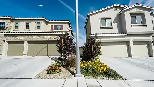 Girlfriendsfilms urusan tetangga lesbian - adegan 2