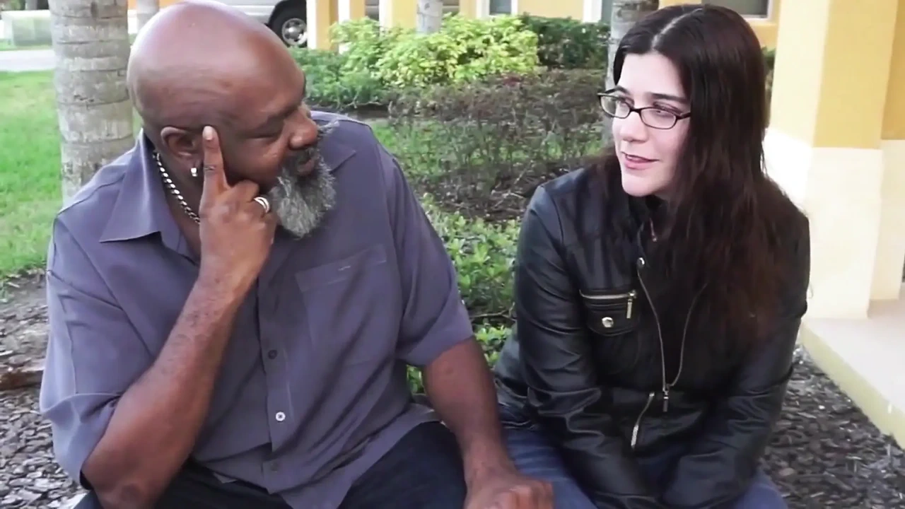 说下流话的荡妇告诉你她有多喜欢黑鸡巴大黑屌