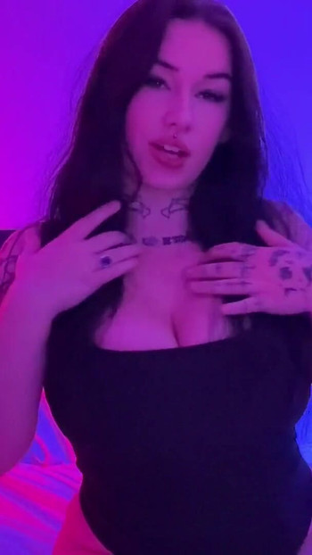 Mora se videti trenutak od "Velike sise JOI"