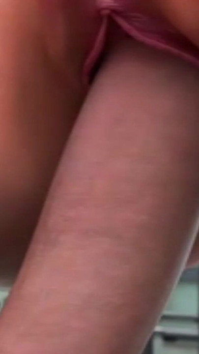 Mi profesora de matemáticas me llamó a la clase sola y me castigó. | Clip 1