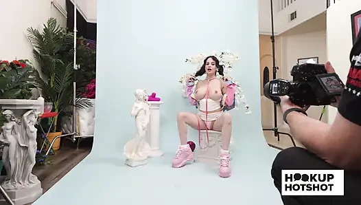 Bts - Aviana Violet sahne arkasında flörtöz bir anda kıyafetler deniyor!